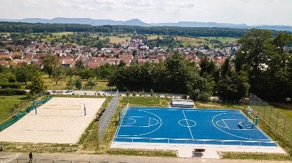 Luftbild Multifunktionsspielfeld und Beachvolleyballfeld